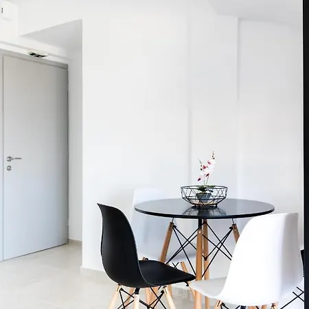 Pagani Blue - Luxury Maisonette B1 *