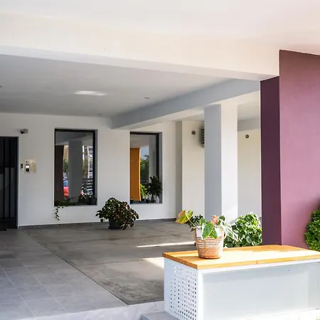 Pagani Blue - Luxury Maisonette B1 *