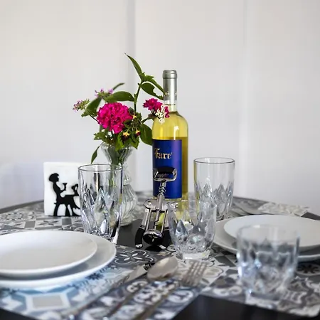 Pagani Blue - Luxury Maisonette B1