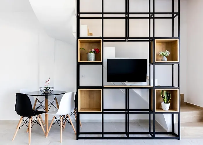 Pagani Blue - Luxury Maisonette B1 * كالاماتا